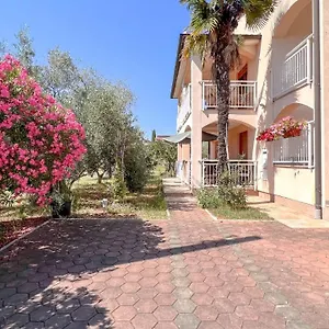 Viola Three Apartment