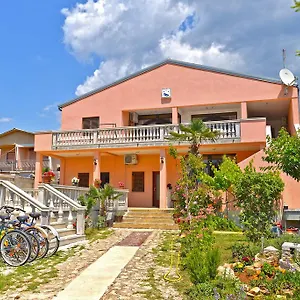 apartments-blue-324.pula-hotels.org/